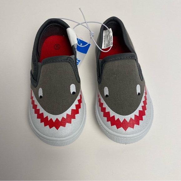 NWT Boys Supreme Look a Like Slip On Shoes, Size 5, Comfy, Slide On, Shark Teeth - Picture 3 of 6